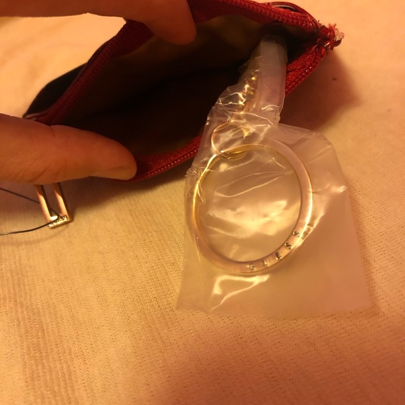 Brand New Guess Wallet - Picture 6 of 8